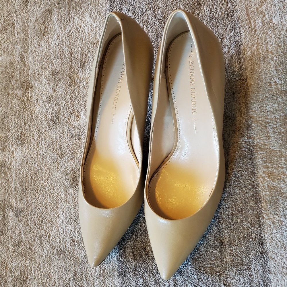 Banana Republic Kinsley Low Heeled Pumps